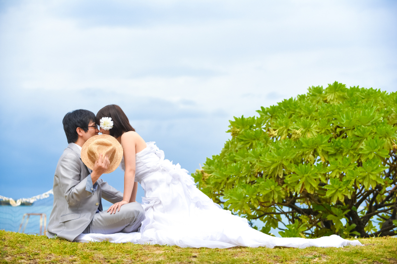 艶やかな緑バックで