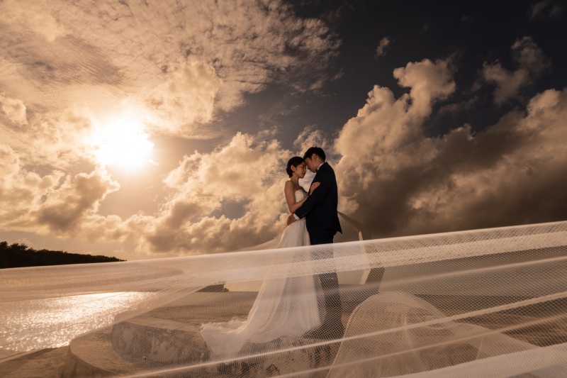 風になびくベール