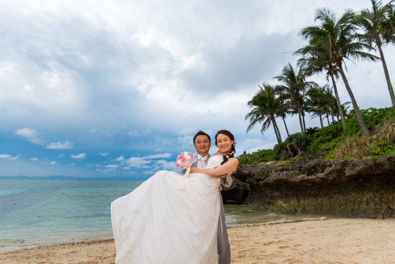 力づよくお姫様だっこ