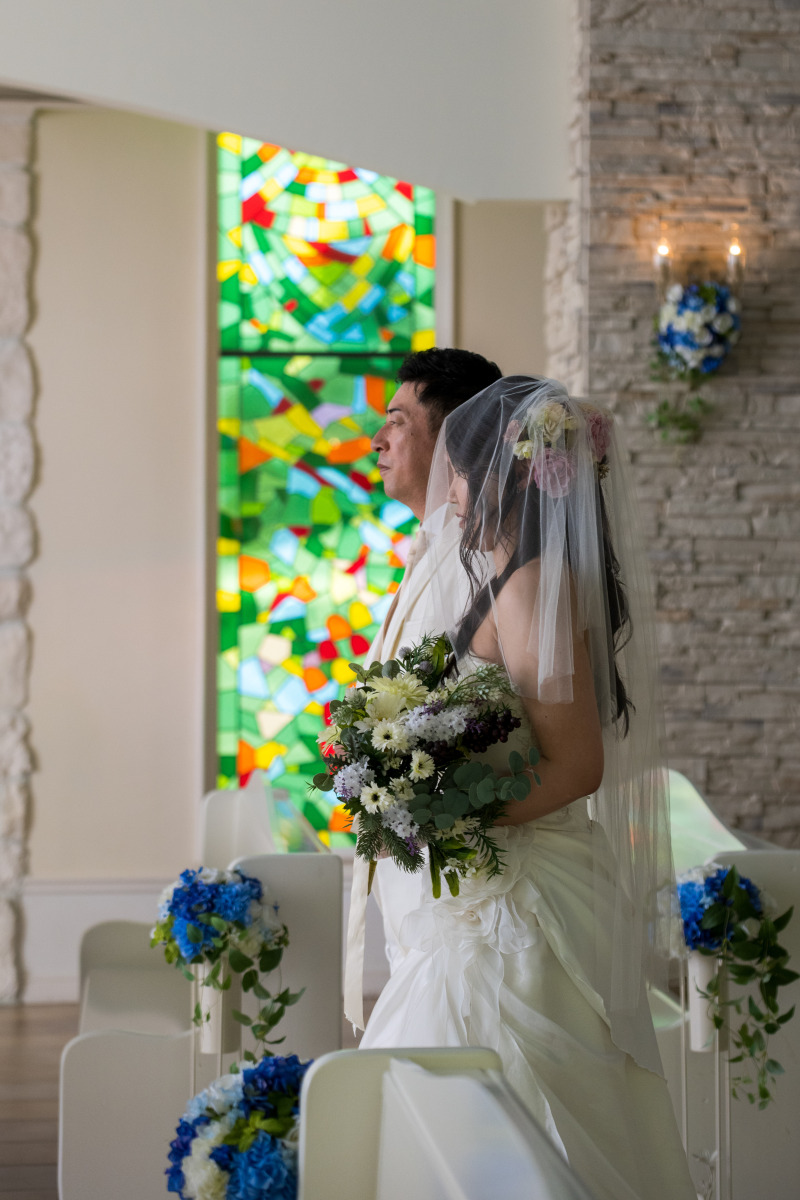 ステンドグラスには白が映えます