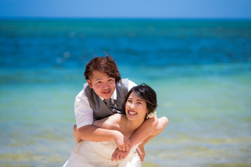 笑顔のおんぶショット②