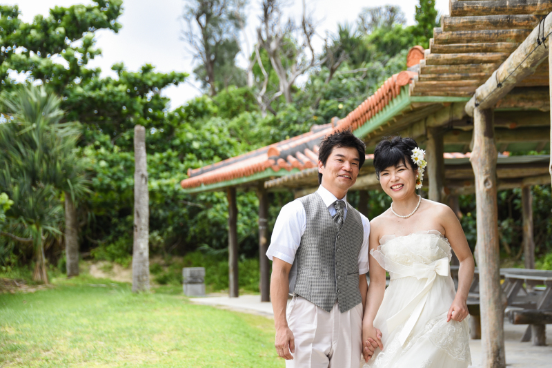 沖縄らしい赤瓦で