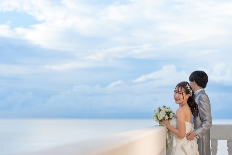 白いバルコニー