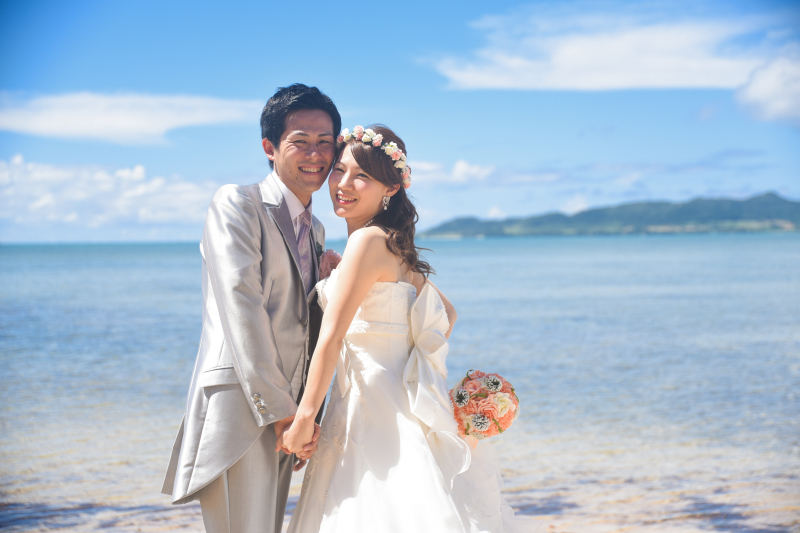 石垣島の透明感あるビーチで