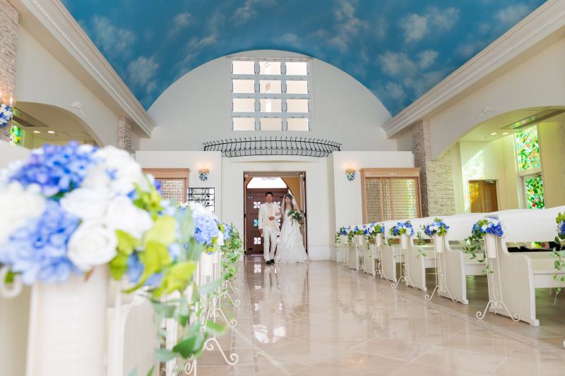 白いドレスは、特にチャペルがお似合い