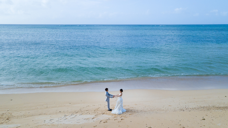 ビーチではドローン