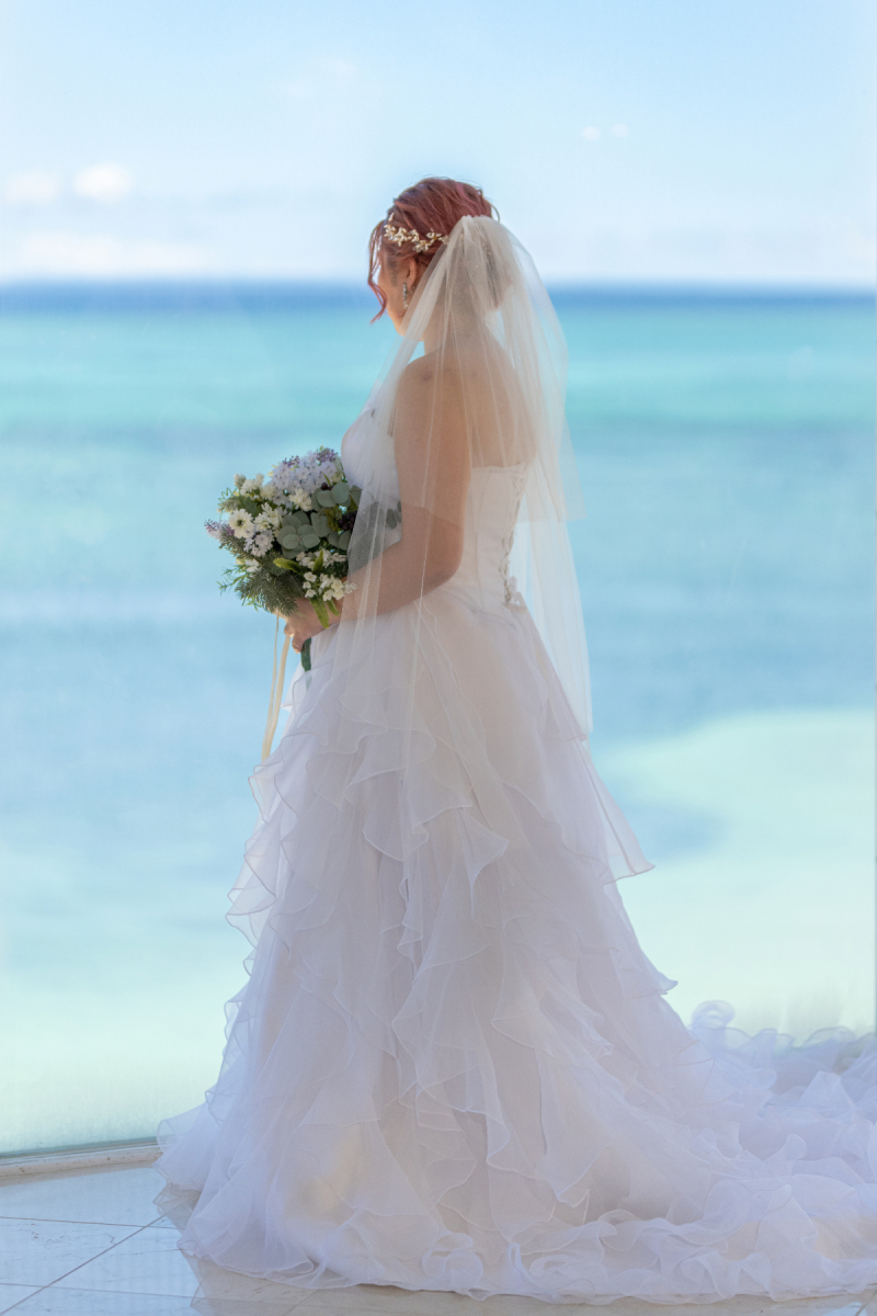 海をバックに、より美しいワンッ