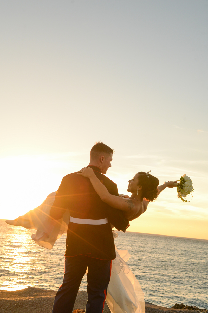 サンセットをバックに