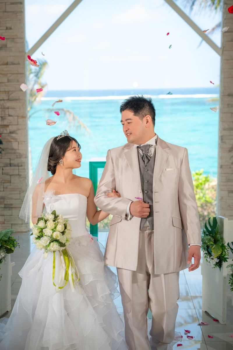 フラワーシャワーによる退場