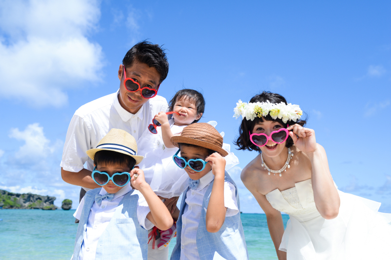 おそろいのサングラスで