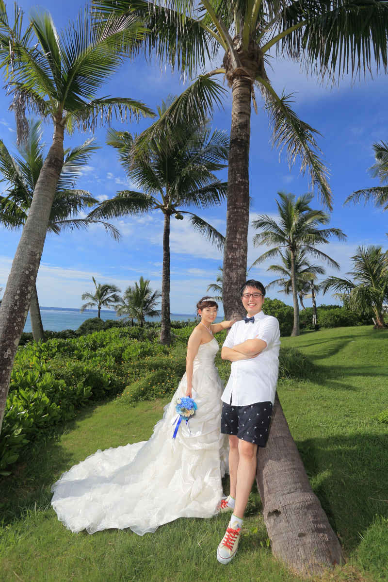 ヤシの木に囲まれて