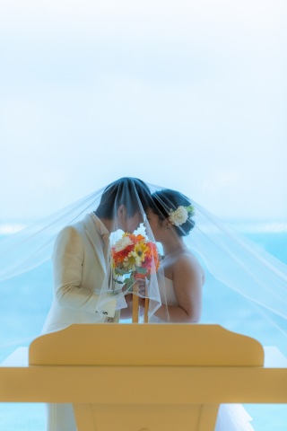 風と曇りの中で