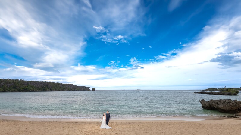 曇り空のビーチフォト
