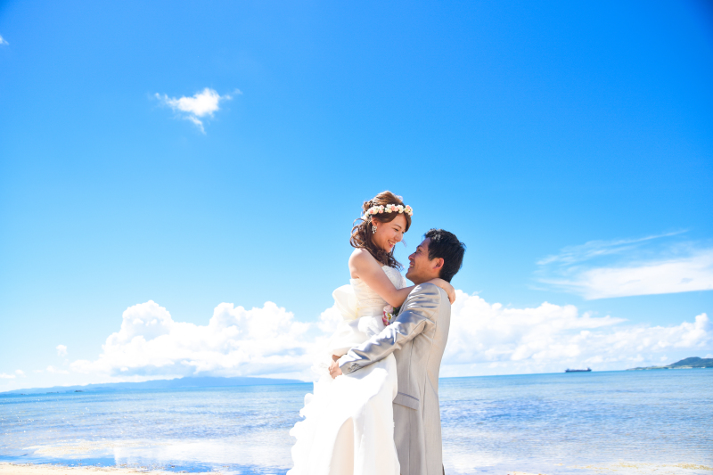 煌めく太陽と海