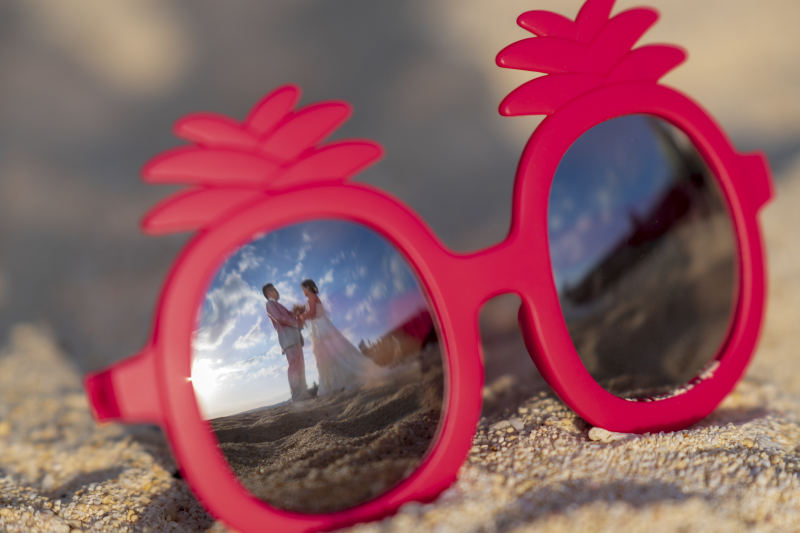 サングラスに映る青空