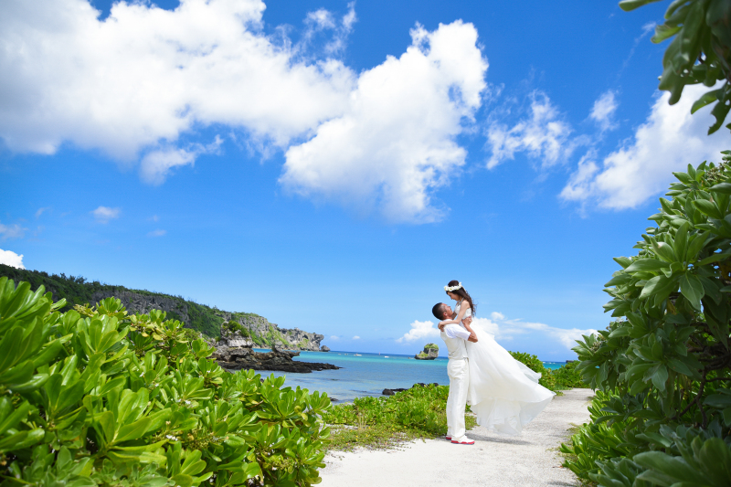 海と空と緑の中で