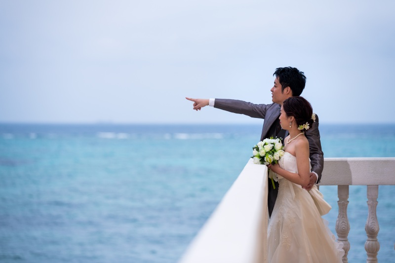 白いバルコニー