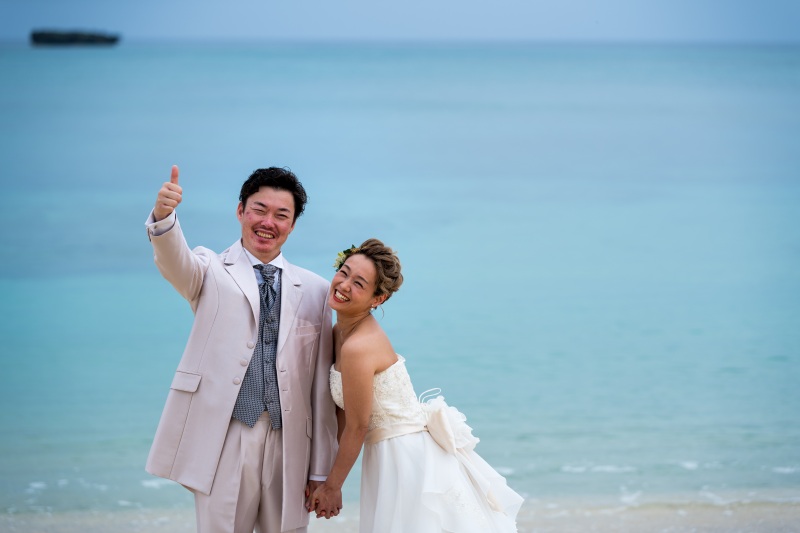 エメラルドグリーン