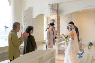 【チャペル＆ビーチ】家族と共に結婚式の代わりにチャペルフォト