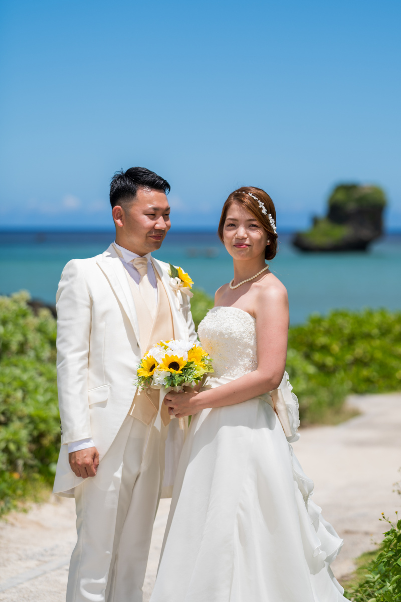 海の中の岩も素敵です