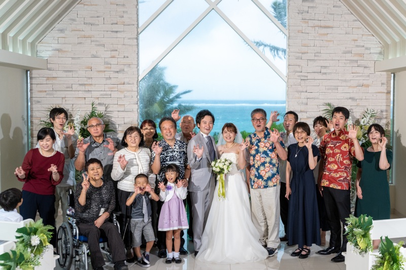 チャペルで記念撮影