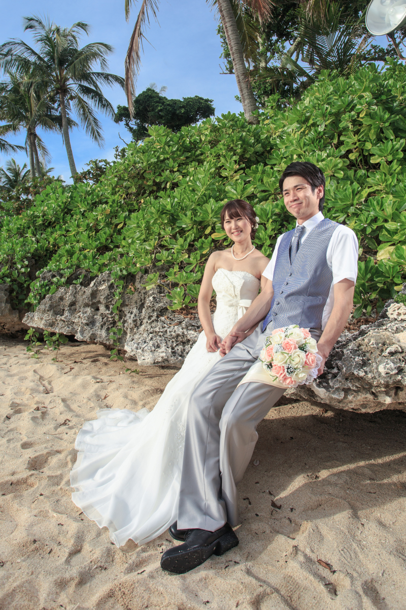 ヤシの木の木陰で