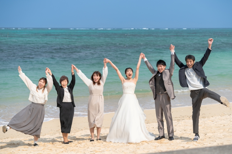 家族も参加のフォトウェディング