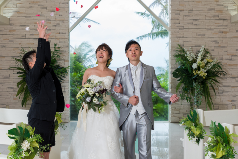 祝福のフラワーシャワー