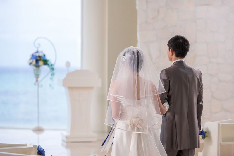 海の見渡せる祭壇