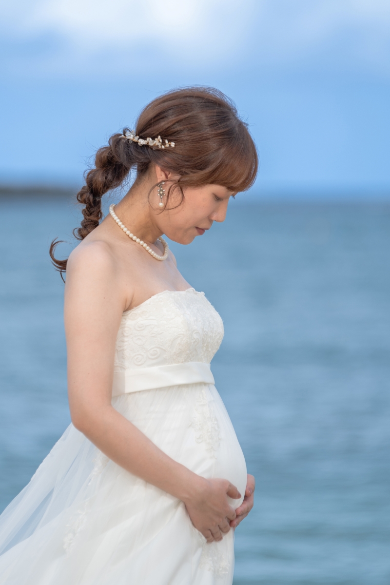 マタニティの方に着やすいウエディングドレス