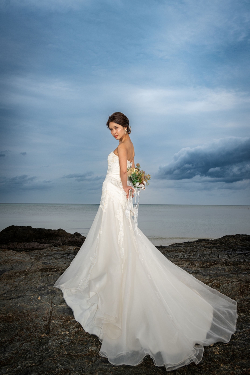 スタジオムーン　Drone & Pictures_ウエディングドレスが豊富