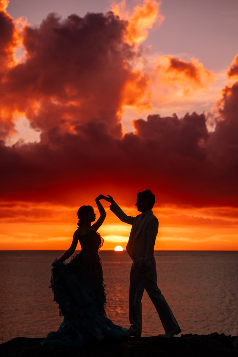 『おんなそんビーチフォト＋サンセットプラス』★サンセット撮影付！恩納村ビーチ★安心の衣装追加料金なし！青空＆美肌補正2万円分付