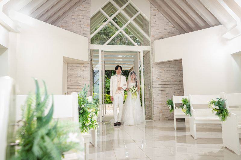 『チャペル＆ビーチプラン』★ムーンビーチのチャペルで結婚式のような撮影★安心の衣装追加料金なし！青空＆お顔美肌補正2万円分付！