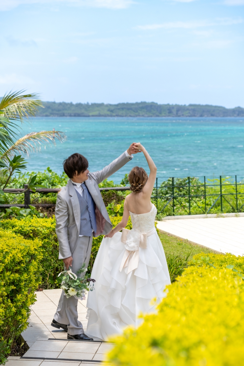 11周年記念◉衣装追加料金なし【結婚式のようなムーンビーチチャペル&ビーチプラン】★ドローン撮影・青空&美肌補正データ100C付