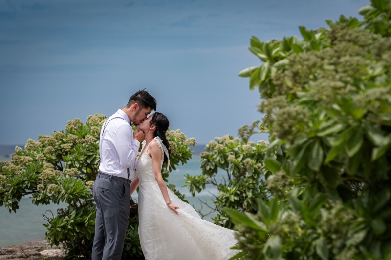 ◆安心の衣裳追加料金なし『おんなそんビーチ＋私服のロケーションフォト』★私服のロケフォト付！★青空＆新婦美肌補正2万円分付