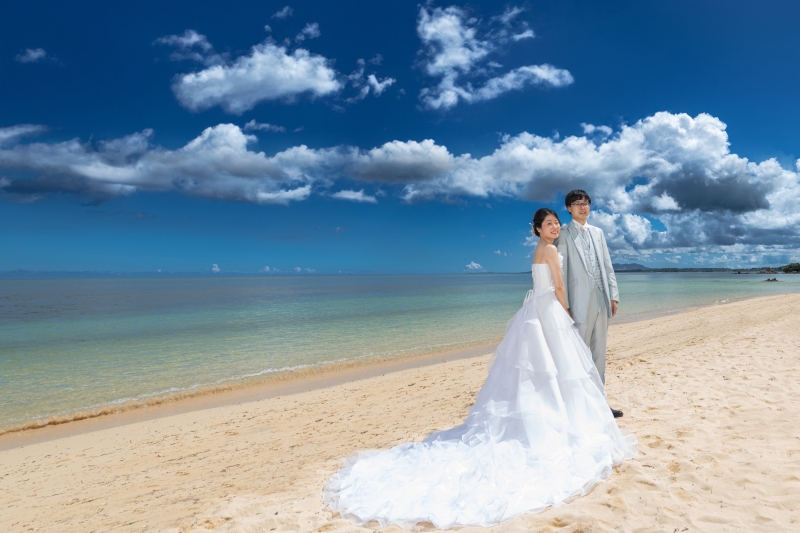 『おんなそんビーチ＋私服のロケーションフォト』★私服のロケフォト付！★安心の衣裳追加料金なし★青空＆新婦美肌補正2万円分付