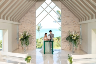 10周年＆2200組の実績のスタジオムーンで結婚周年記念のバウリニューアル「美しい写真を永遠に、楽しいフォトウエディング」