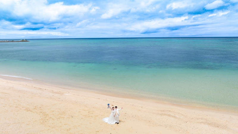 11周年記念◉全衣装追加料金なし「結婚式のようなリザンチャペル&ビーチプラン」★ドローン撮影・青空&美肌補正データ100C付