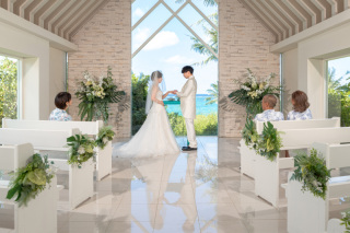 11周年＆2300組の実績のスタジオムーンで結婚式のような感動的な撮影「美しい写真を永遠に、楽しいフォトウエディングを」