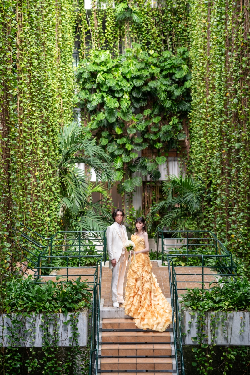 ◉安心の全衣装追加料金なし【ムーンビーチプレミアムフォト】★ムーンビーチ、ガーデン、ホテル館内撮影★青空＆新婦美肌補正2万円分付