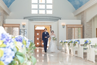 10周年＆2200組の実績のスタジオムーンで結婚式のような感動的な撮影「美しい写真を永遠に、楽しいフォトウエディングを」