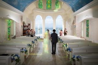 10周年＆2200組の実績のスタジオムーンで結婚式のような感動的な撮影「美しい写真を永遠に、楽しいフォトウエディングを」