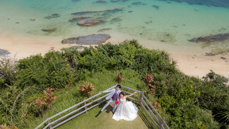 11周年記念「結婚式のようなリザンチャペル＆ビーチプラン」◉ドローン撮影・青空＆美肌補正データ100C付◉安心の衣裳追加料金なし