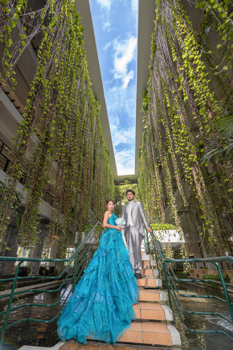 『チャペル&ビーチドレスチェンジPKG』★ドレス2着!ムーンビーチのチャペル★安心の衣装追加料金なし!青空&美肌補正2万円分付!