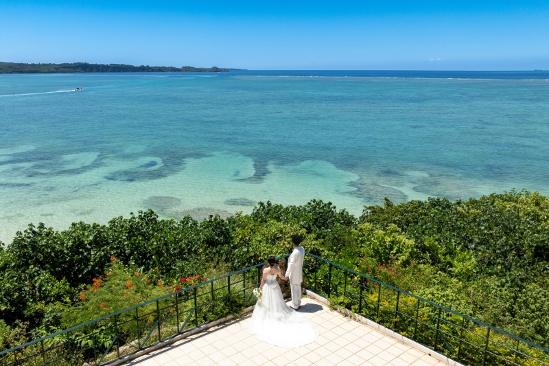 11周年記念【結婚式のようなムーンビーチチャペル＆ビーチプラン】★ドローン撮影・青空＆美肌補正データ100C付★衣裳追加料金なし