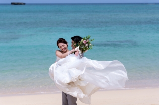 11周年＆2300組の実績のスタジオムーン「美しい写真を永遠に、楽しいフォトウエディングをリーズナブルに」コスパ◎！