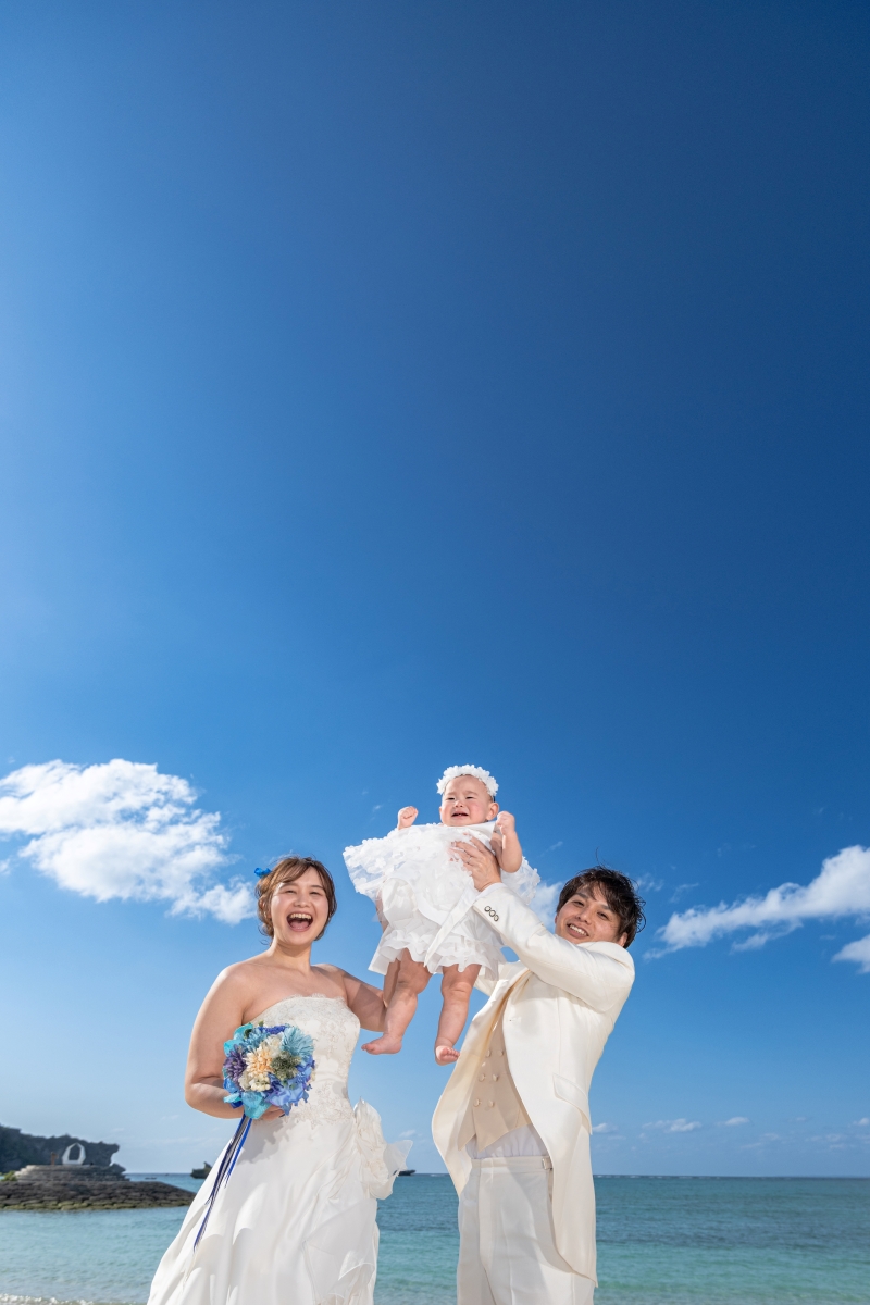 『おんなそんビーチフォトファミリーパッケージ』★ビーチでお子様との撮影付★安心の衣装追加料金なし!青空&美肌補正2万円分付!