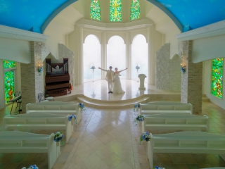 11周年＆2300組の実績のスタジオムーンで結婚式のような撮影「美しい写真を永遠に、楽しいフォトウエディングをリーズナブルに」