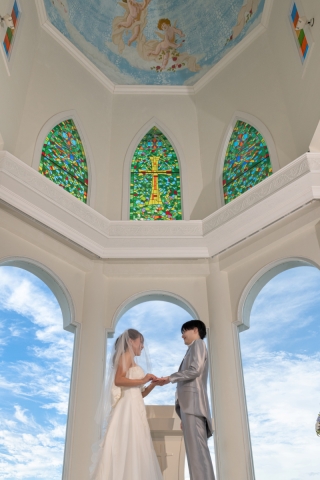 11周年＆2300組の実績のスタジオムーンで結婚式のような感動的な撮影「美しい写真を永遠に、楽しいフォトウエディングを」