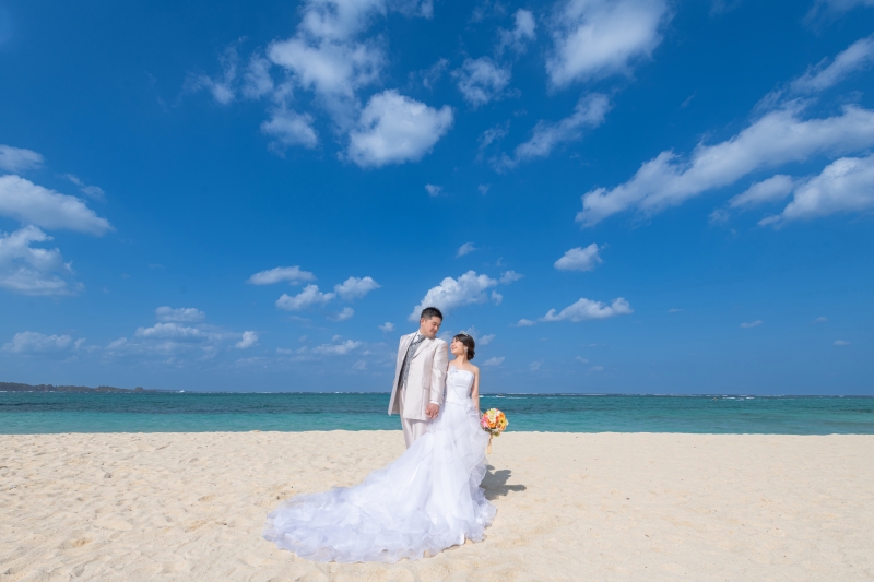 安心の衣装追加料金なし『ムーンビーチプレミアムフォト』ビーチ、ガーデン、館内撮影 ドローン半額&補正2万円付!2月撮影まで